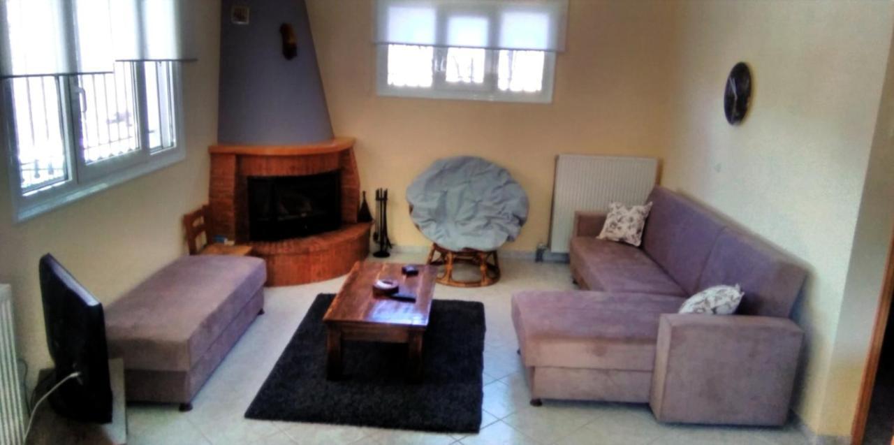 Villa Polytimi House à Kalavryta Extérieur photo